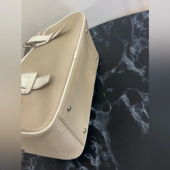 BURBERRY Leather Nylon Canvas Handbag Beige Ivory
Handbag AUTHENTIC - Picture 12 of 16
